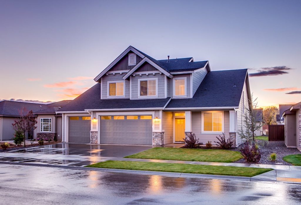 Construction services in Highlands Ranch CO - residential home with outdoor living space