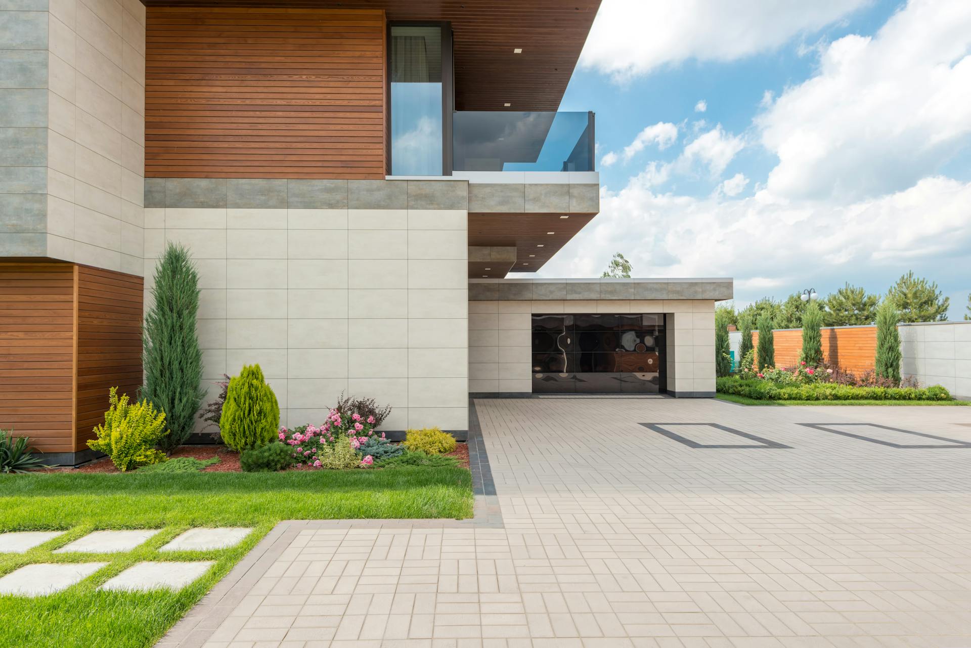 Concrete driveway and hardscaping services in Littleton Colorado
